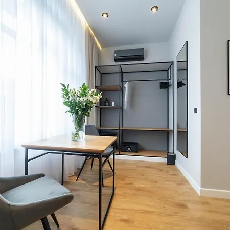 Апартаменти Riva By Oneapartments