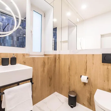Riva By Oneapartments Апартаменти